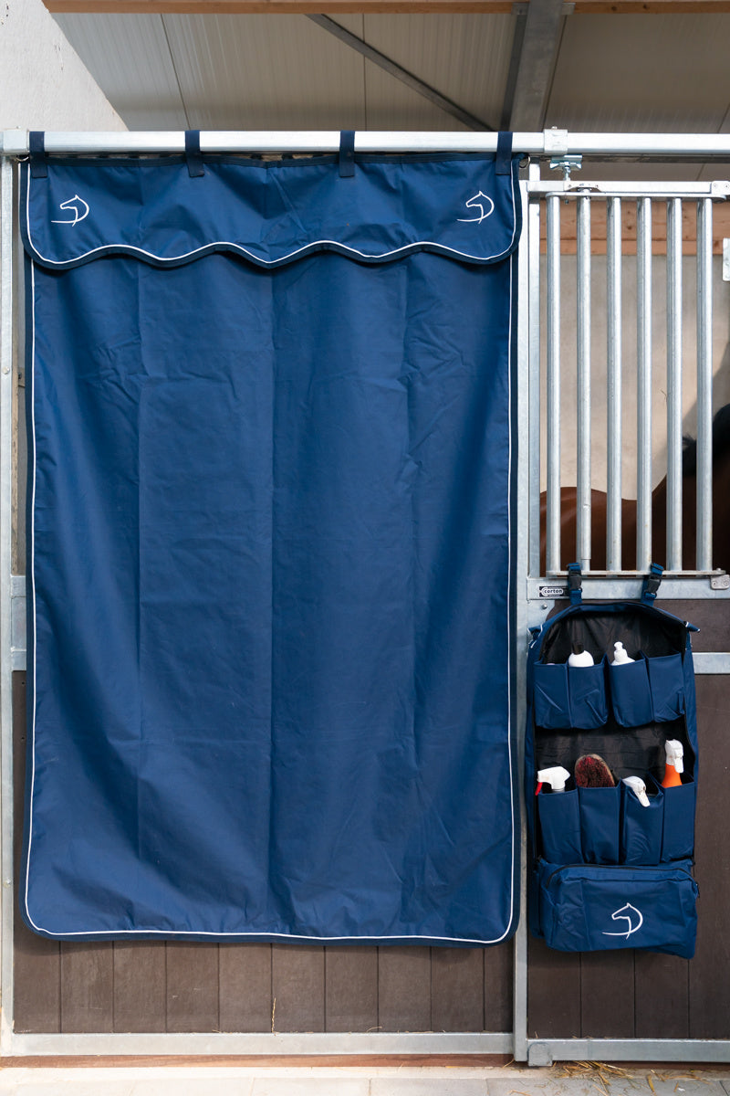 Stable Curtain